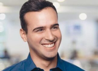 Lucas Ribeiro diz que mantém diálogo com Jhony Bezerra e defende permanência na base