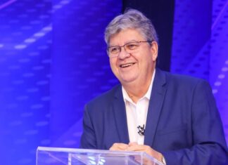 João avalia perdas de apoios a fim de ‘namoro’, mas ressalta adesões do MDB