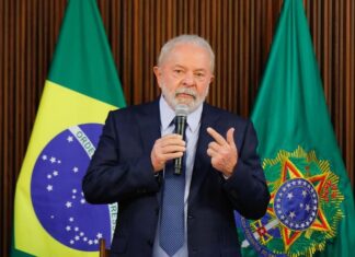 Lula chama Trump de “imperador” e diz que Brasil não pode ficar vulnerável