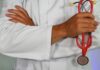 Edital abre 52 vagas para médicos especialistas na Paraíba