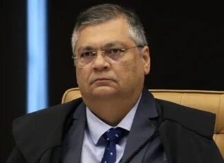Flávio Dino critica auxílios peru e panetone ao determinar suspensão de ‘penduricalhos’ no serviço público