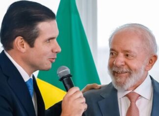 Apoio direto de Lula fortalece Hugo Motta e amplia projeção nacional do presidente da Câmara