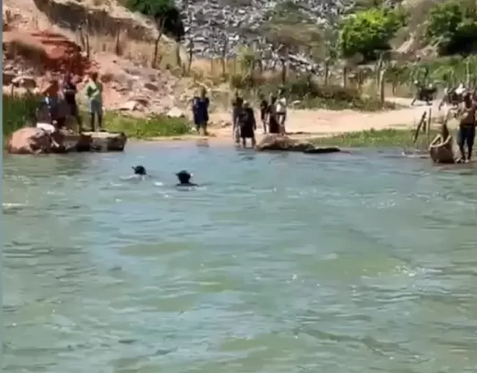 1c0b1299832aed83adcb5232b181332c