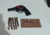 Homem é preso pela DRACO com arma e munições de uso restrito em Patos