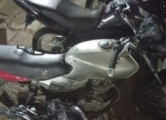 Polícia Militar aprende motocicletas com sinais identificadores adulterados, em Santa Terezinha