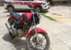 Polícia Militar apreende motocicleta com sinais identificadores adulterados, em Catolé do Rocha