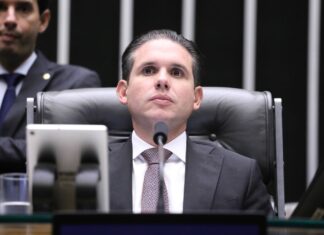 Hugo Motta pretende pautar projeto que regula uso de IA para 16 de junho