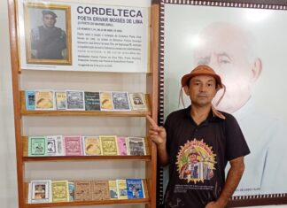 Cordelteca Poeta Erivar Moisés recebe novos cordéis do poeta Hosmá Passos, em Itaporanga