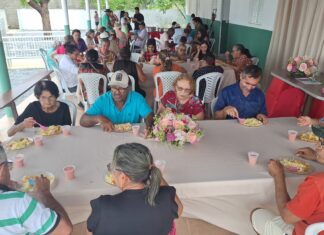 Idosos festejam a Páscoa durante almoço de confraternização no CRAS de Santa Terezinha