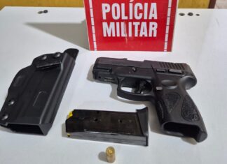 Polícia Militar apreende arma de fogo após abordagem a veículo, em Catolé do Rocha