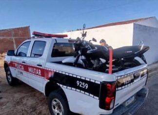 Polícia Militar recupera motocicleta com registro de furto e sinais de adulteração, em Aguiar