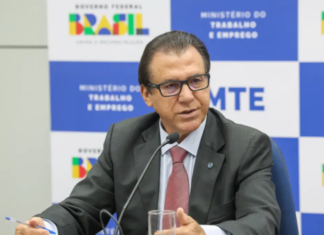 Fim da escala 6×1 não deve ter redução salarial, afirma ministro do Trabalho em João Pessoa