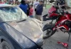 Colisão entre carro e motocicleta deixa dois homens gravemente feridos no Centro de Santa Terezinha