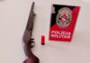Polícia Militar prende agressor após ocorrência de violência doméstica e apreende arma de fogo, em Santa Luzia